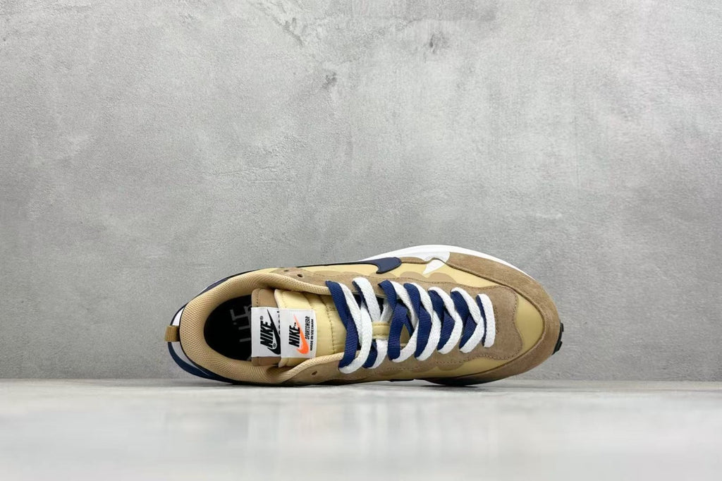 Nike Vaporwaffle sacai Sail Gum Shoes