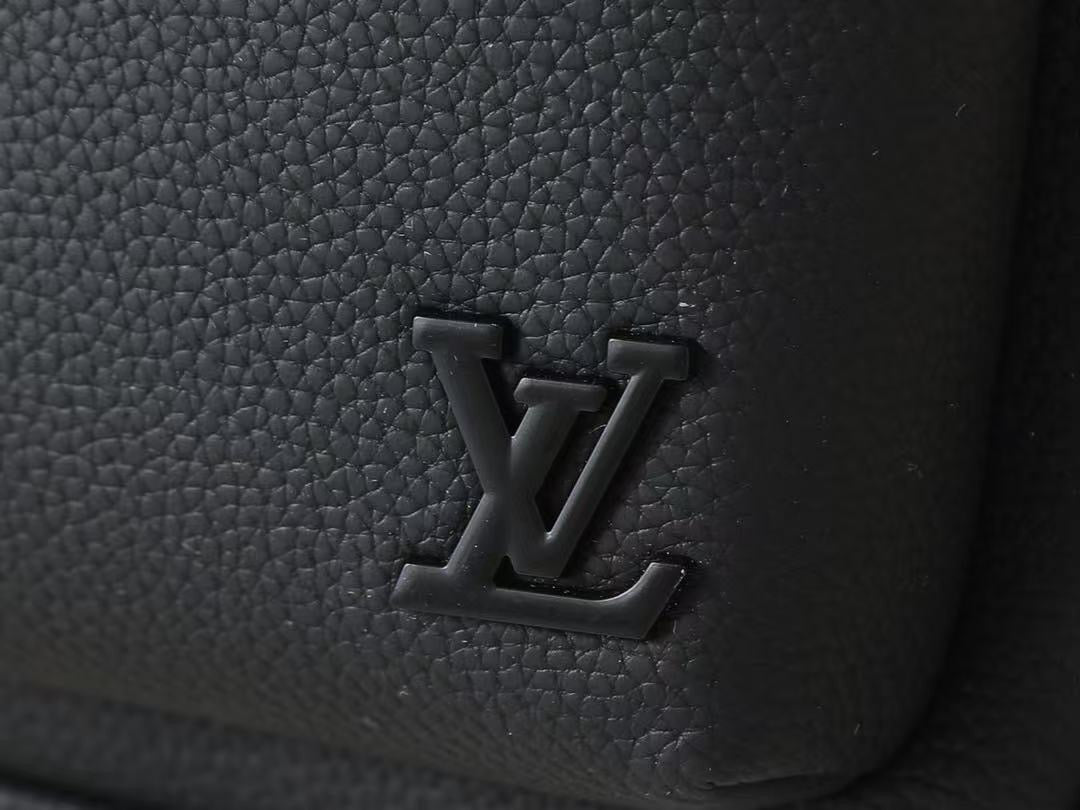 Louis Vuitton Mens Bag