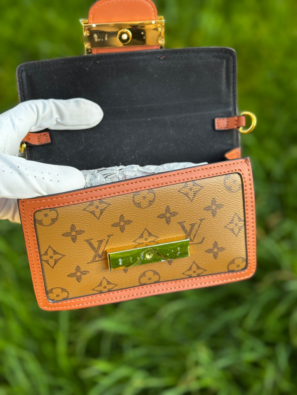 Louis Vuitton Monogram Reverse Dauphine Wallet on Chain