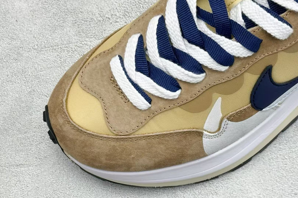 Nike Vaporwaffle sacai Sail Gum Shoes