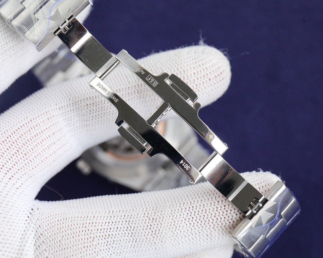 Vacheron Constantin Overseas Perpetual Calendar Ultra-Thin Skeleton Blue Swiss Superclone