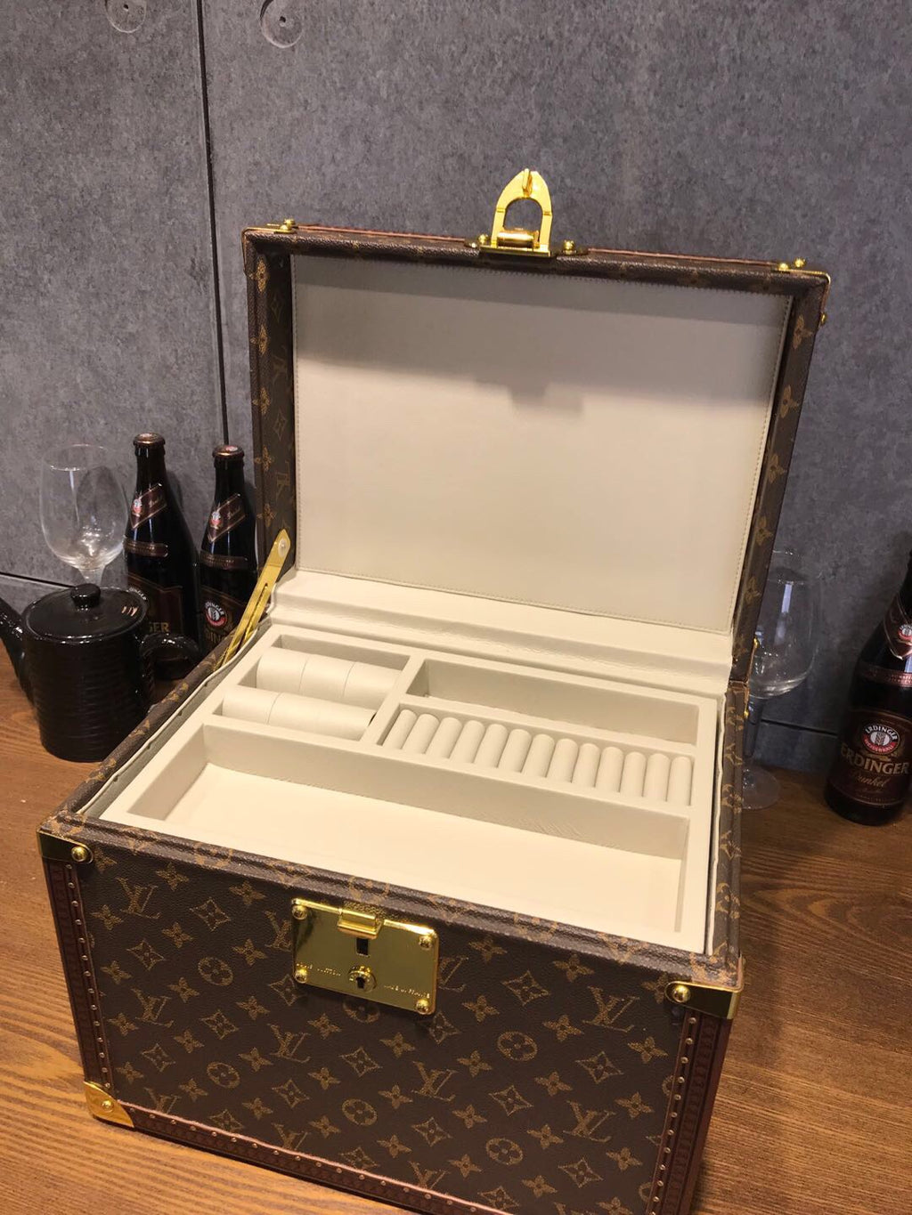 Louis Vuitton Box - Case