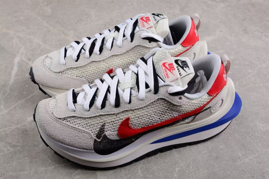 Nike Vaporwaffle sacai Sail Gum Shoes