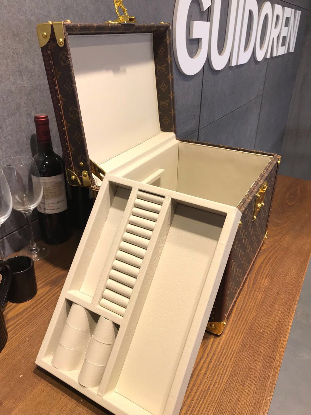 Louis Vuitton Box - Case