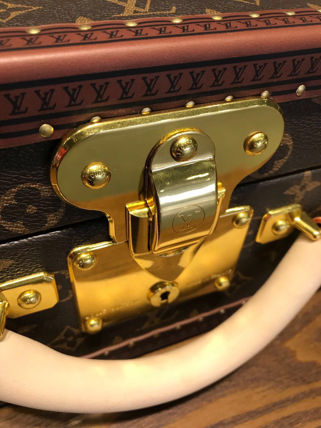 Louis Vuitton Box - Case